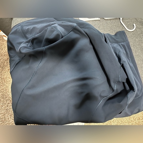 Lululemon Sojourn Jacket - Picture 8 of 11